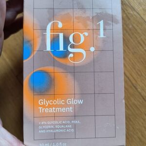 Fig.1 Glycolic Glow Treatment 30ml Exfoliating Anti-Aging Refillable Skincare